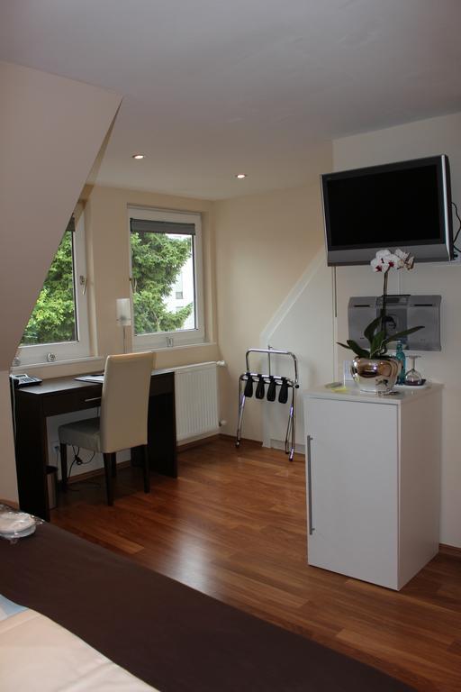 Hotel Bonjour Bad Soden am Taunus Δωμάτιο φωτογραφία