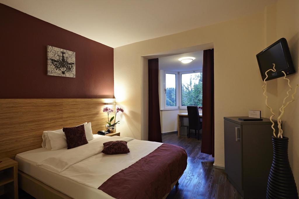 Hotel Bonjour Bad Soden am Taunus Εξωτερικό φωτογραφία