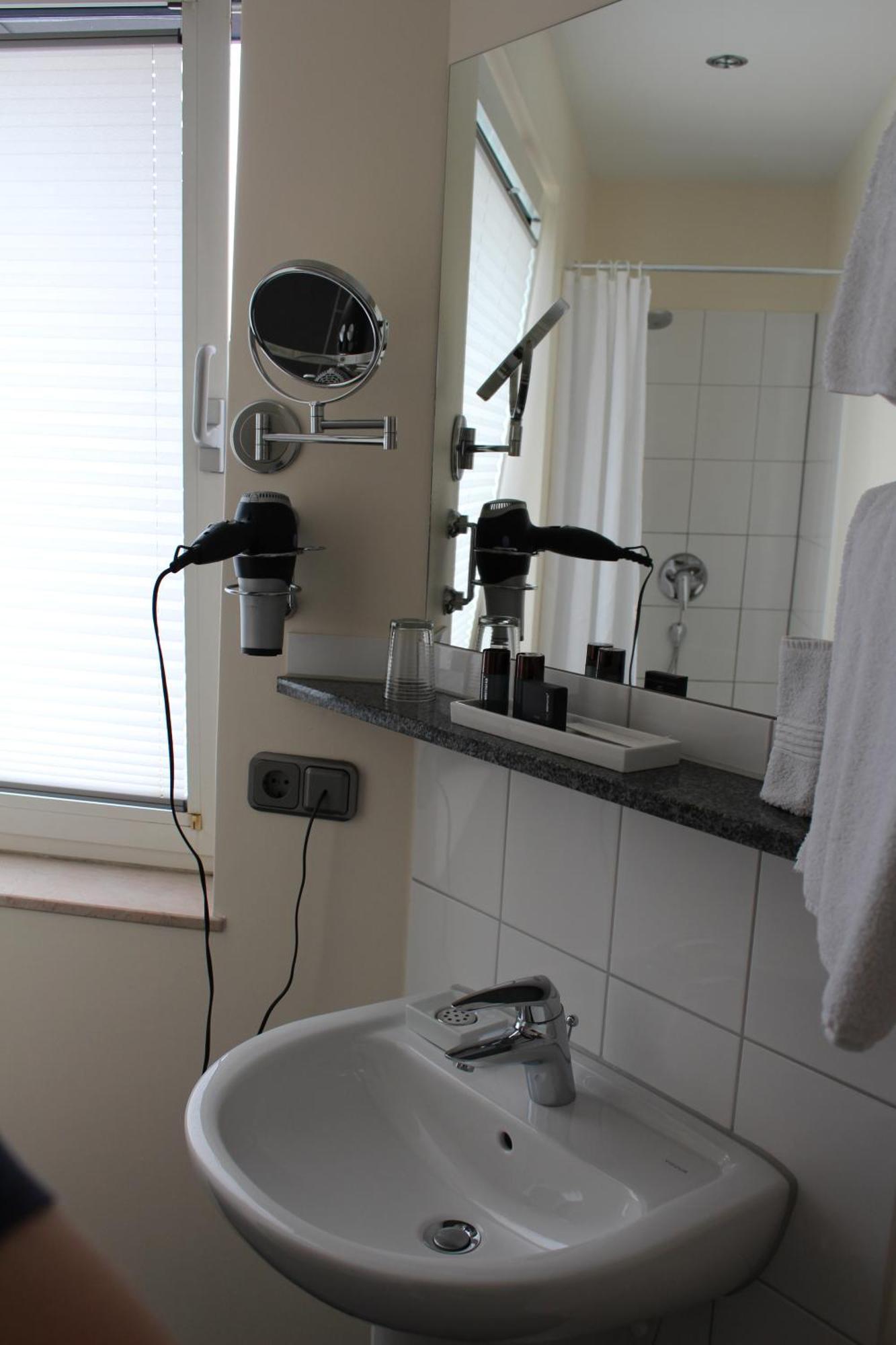 Hotel Bonjour Bad Soden am Taunus Δωμάτιο φωτογραφία