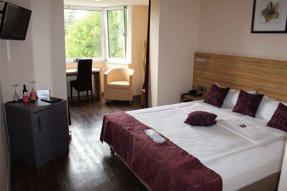 Hotel Bonjour Bad Soden am Taunus Εξωτερικό φωτογραφία